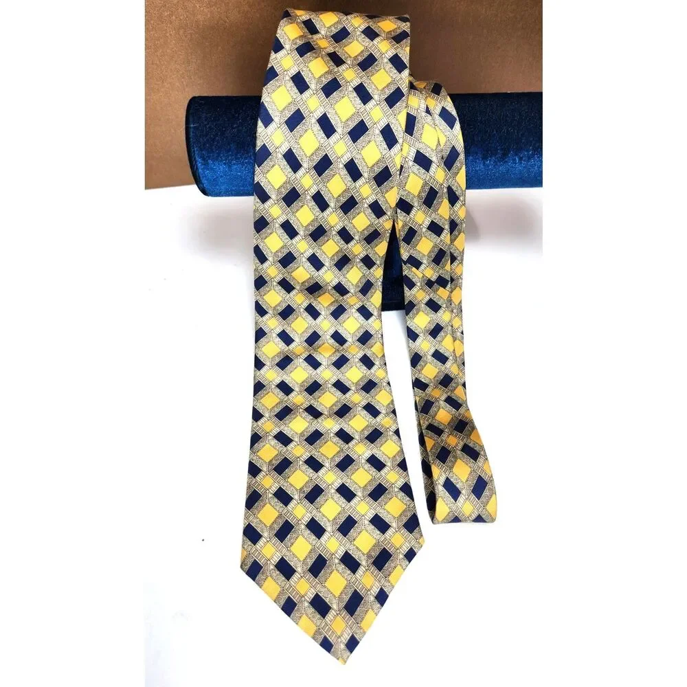 Bert Pulitzer Classic Tie Madder Silk USA Made Classic 3.75” Collectors Edition
